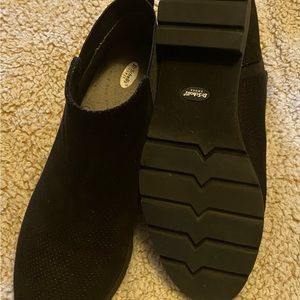 Women’s Dr Scholls black ankle booties.
